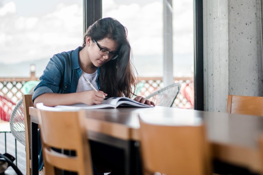 7 Study Habits To Stay Ahead of 99% Of Students