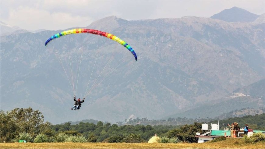 Andhra tourist dies in paragliding accident near Manali, Himachal Pradesh