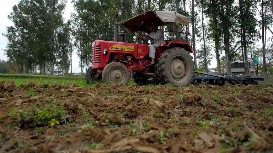 Centre mandates waterproofing test for tractors used in wetland cultivation