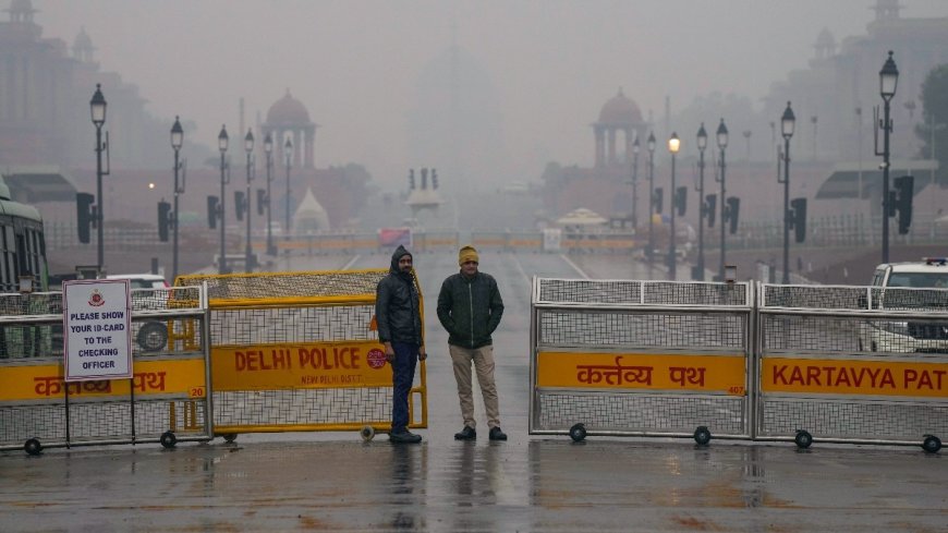 Rain in parts of Delhi-NCR intensifies cold, temperature at 11.2°C