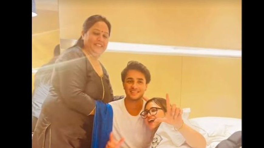 Abhishek Sharma celebrates Mumbai 135 with sister, mother