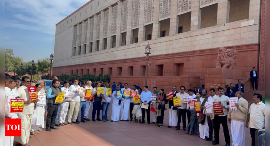 MPs of DMK, allies protest arrests of TN fishermen by Sri Lanka