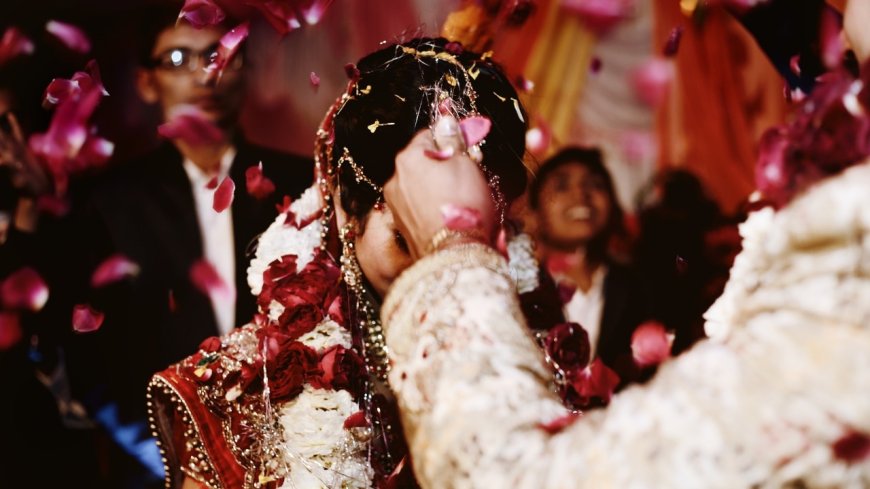 Drunk groom mistakes friend for bride, gets slapped in bizarre Bareilly case