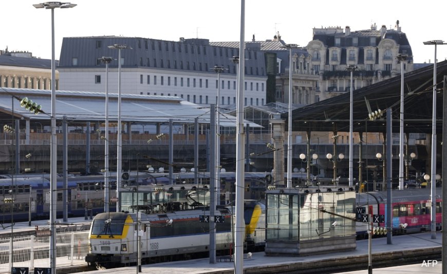 World War II Bomb Found On Train Tracks In Paris, Traffic Halted