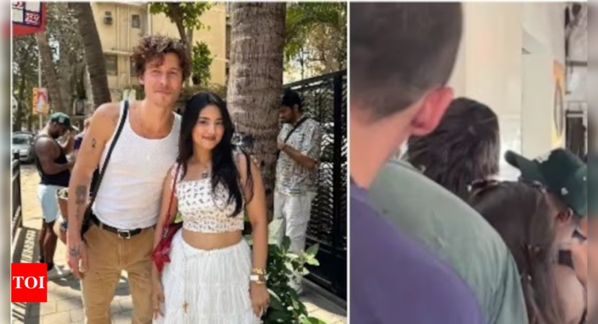 Shawn Mendes shops on a Mumbai street before his Lollapalooza performance, goes unnoticed