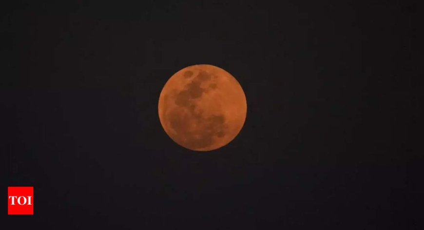 Stunning blood moon lights up the US night sky—see the best photos of the total lunar eclipse