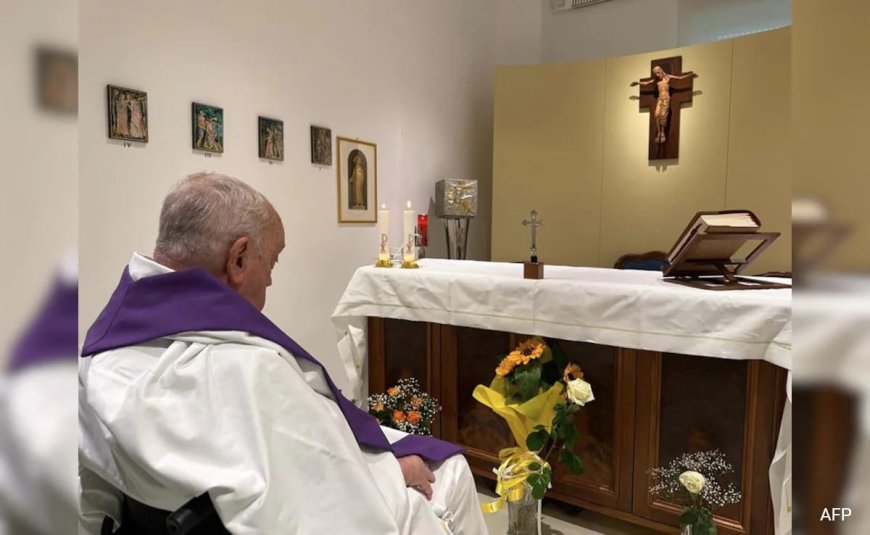 Vatican Releases Photo Of Pope Praying From Hospital Suite Chapel