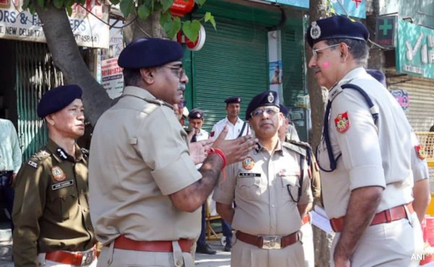 Delhi Police's "Shishtachar" Squad To Check Women Harassment In Capital