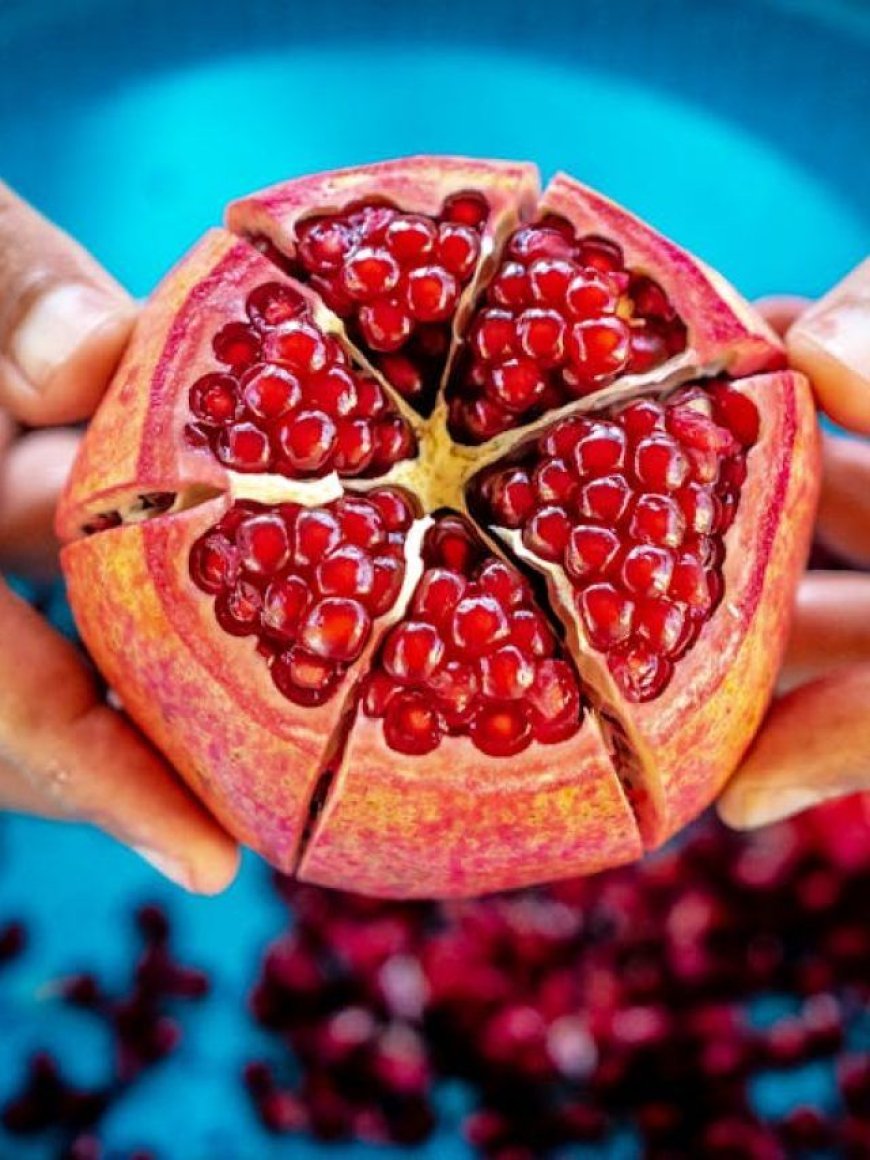 8 Incredible Benefits of Eating 1 Pomegranate Every Day