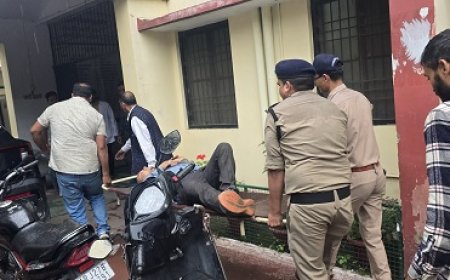 भीमताल में अनियंत्रित डंपर गिरा, चालक सुशीला तिवारी को अस्पताल में भर्ती
