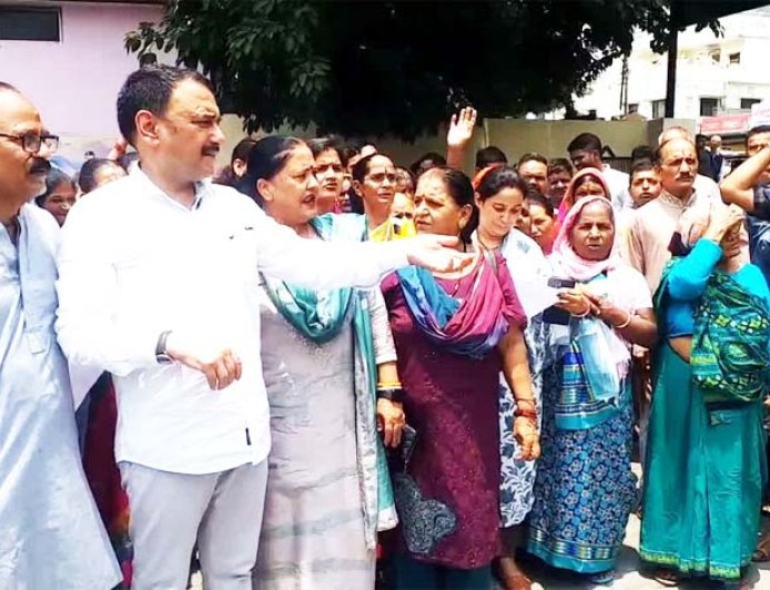 हल्द्वानी में प्रशासन का अतिक्रमण नोटिस, 15 दिनों में खाली करना होगा घर