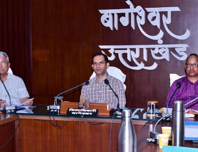 व्यापारिक और औद्योगिक गतिविधियों को समर्थन देने की प्राथमिकता: जिला उद्योग मित्र समिति की बैठक