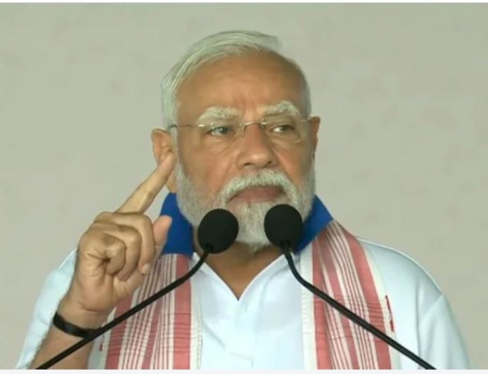 ‘योग संगम’ के महोत्सव का जश्न, पीएम मोदी और निर्मला सीतारामन के योगाभ्यास ने किया लोगों को प्रेरित