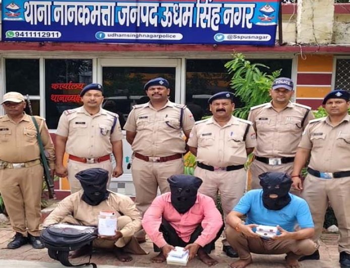 नकली सोने के घड़े के जरिए लूट करने वाले तीन आरोपी गिरफ्तार