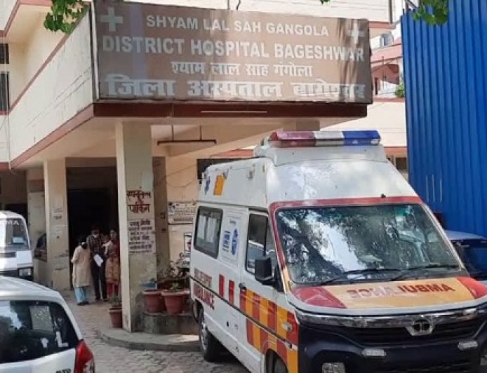 ब्रेकिंग न्यूज: पहाड़ी से गिरने वाली महिला अस्पताल में भर्ती, स्थिति गंभीर