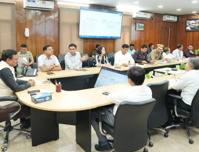 मुख्य सचिव ने कमर्शियल संस्थानों की बेसमेंट पार्किंग का शत-प्रतिशत उपयोग सुनिश्चित करने के निर्देश दिए