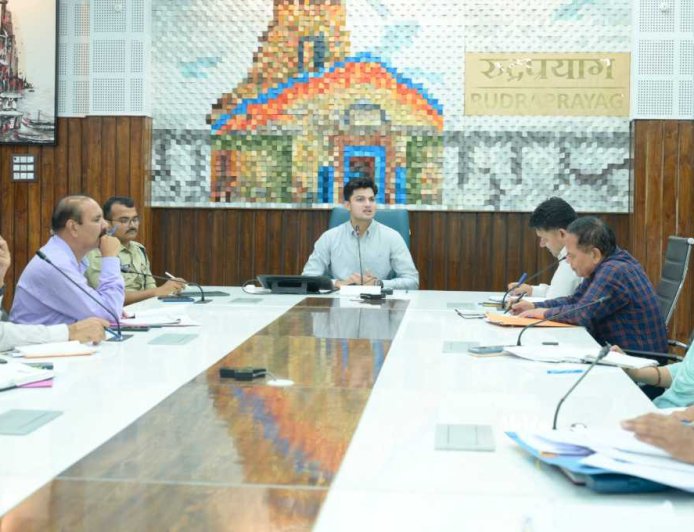 जिलाधिकारी प्रतीक जैन की बैठक: आपदा प्रबंधन की तैयारियों में तेजी