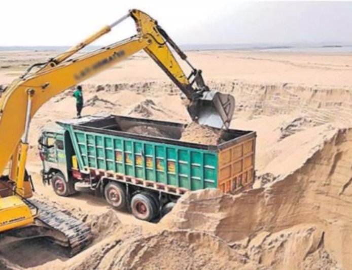 मध्य प्रदेश में रेत खनन पर तीन महीने की रोक: जानें इसके पीछे की वजह