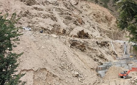 क्वारब में युद्ध स्तर पर सड़क की मरम्मत, भारी वाहनों का उल्लंघन खतरनाक !