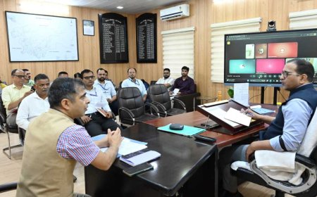 उत्तरकाशी में होम स्टे के लंबित मामलों का त्वरित निस्तारण आवश्यक: डीएम प्रशांत आर्य