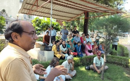 लाल स्याही के विवाद ने आवास विकास निवासियों का धैर्य तोड़ा