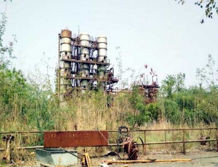 बरेली में रबर फैक्ट्री विवाद: प्रशासन ने 1300 एकड़ जमीन पर कब्जा लेने के लिए कोर्ट में दी याचिका