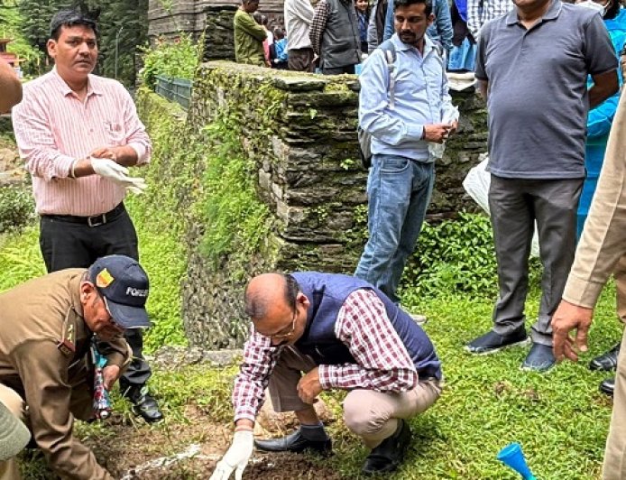जागेश्वरधाम में सजावटी और औषधीय पौधों का वृहत रोपण अभियान