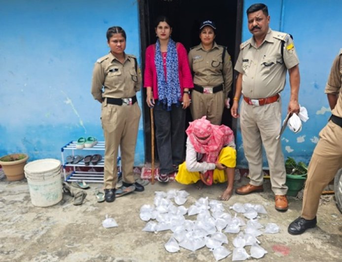 बिंदुखत्ता में आबकारी विभाग की छापेमारी, कच्ची शराब का हुआ खुलासा