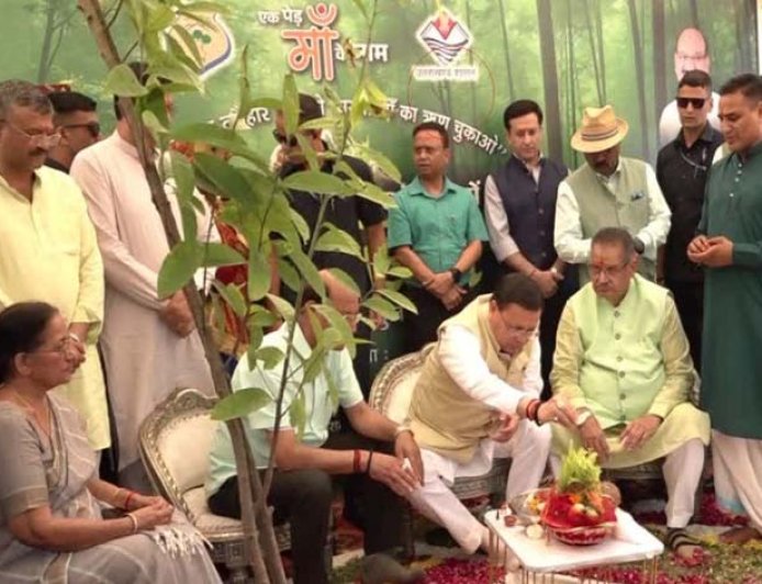 उत्तराखंड सरकार ने हरेला पर्व पर 5 लाख पौधे लगाने का लिया निर्णय