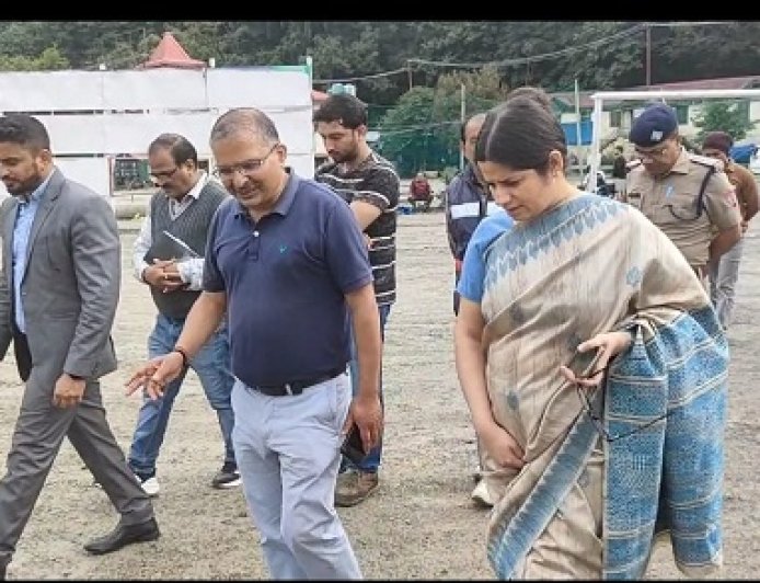 नैनीताल: डीएम वंदना सिंह ने फ्लैट्स मैदान का गहन निरीक्षण किया