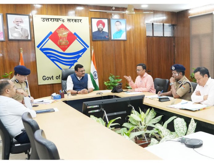 मुख्य सचिव ने प्रदेश के धार्मिक स्थलों की सुरक्षा को लेकर वरिष्ठ अधिकारियों के साथ की अहम बैठक