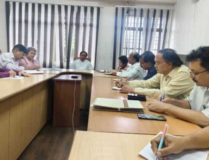 आपदा से प्रभावित समुदायों के लिए स्वास्थ्य सेवाएं बढ़ाएगी सरकार: डॉ. धन सिंह रावत