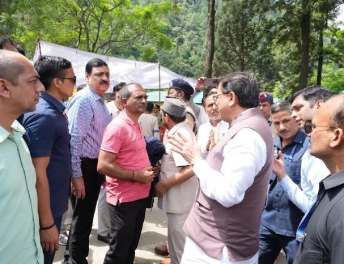 उत्तराखंड में आपदा राहत: मुख्यमंत्री धामी का नेतृत्व और तत्परता