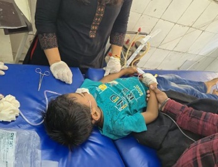खैरना में तेज रफ्तार बाइक से हुआ दर्दनाक हादसा, महिला और बच्चा घायल