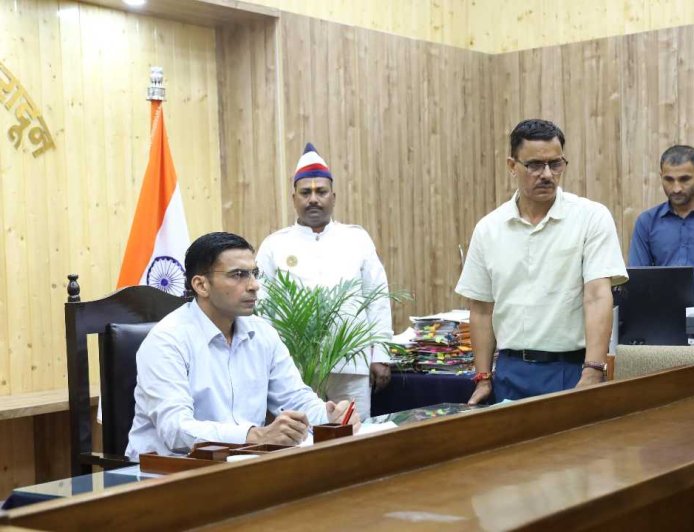 विधवा महिला की आपबीती पर डीएम ने त्वरित कार्रवाई; 26 अगस्त को कोर्ट में सुनवाई का आदेश