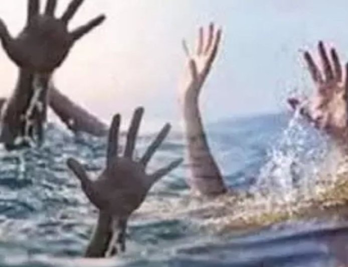 लोनी नदी की लहरों में लापता हुए बच्चे, मर्माहत परिवार की कहानी