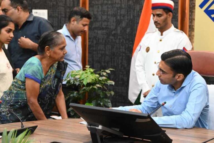 डीएम द्वारा भरी गई फीस: अंजलि बनेगी डॉक्टर, नंदा-सुनंदा योजना से तीन बालिकाओं की शिक्षा को मिली नई राह