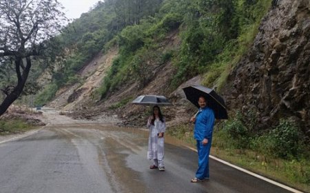 उत्तराखंड में भारी बारिश: कैंचीधाम में टीम ने लिया नुकसान की समीक्षा