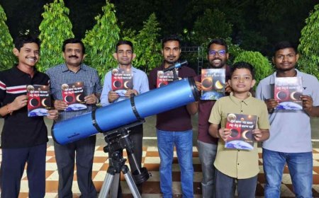 डॉ. दिनेश मिश्र ने चंद्रग्रहण के विषय में छात्रों से करी चर्चा, वैज्ञानिक जागरूकता पर दिया जोर