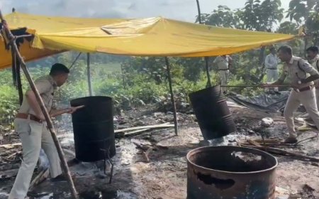 खरगोन में जंगल में अवैध शराब फैक्ट्री का भंडाफोड़: 9 लाख की शराब जब्त, दो आरोपी गिरफ्तार