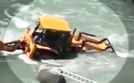 अल्मोड़ा में ज़िम्मेदारी का बड़ा हादसा: जेसीबी मशीन नदी में फंसी