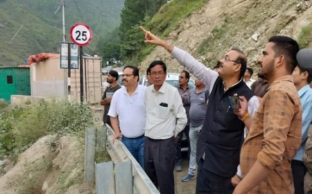 अल्मोड़ा: लापरवाही करने वाले अधिकारियों और कर्मचारियों के खिलाफ सख्त एक्शन