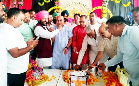 भारतीय जनता पार्टी के कार्यकर्ताओं ने पुष्कर सिंह धामी का जन्मदिन धूमधाम से मनाया