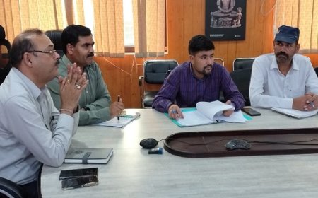 अल्मोड़ा में मुख्य बाजार के सौंदर्यीकरण की महत्वपूर्ण पहल, डीएम की बैठक आयोजित