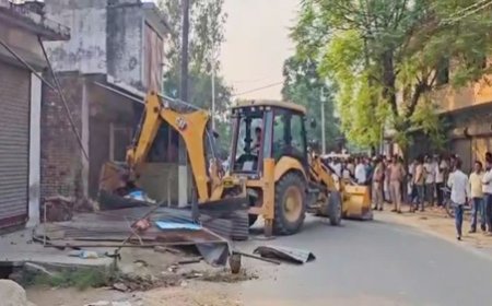 UKSSSC पेपर लीक: खालिद के अवैध निर्माण पर प्रशासन का एक्शन, चला बुलडोजर