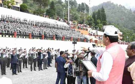 सीएम धामी ने नैनीताल में छात्रों को दी गंगा स्वच्छता शपथ, जनभागीदारी पर जोर दिया