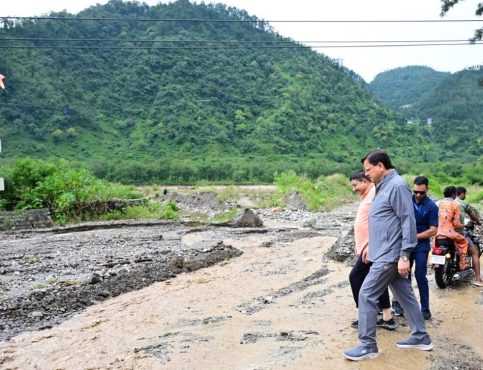 देहरादून में अतिवृष्टि के बाद सीएम धामी का निरीक्षण, राहत कार्य तेज करने के दिए निर्देश