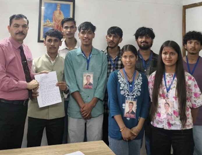 SSJ यूनिवर्सिटी में फीस वृद्धि के खिलाफ छात्रों का उत्थान, आंदोलन की चेतावनी