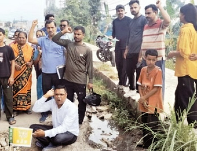 हल्द्वानी में भयानक सड़क गड्ढे: चौफुला-कठघरिया बाईपास पर प्रदर्शन