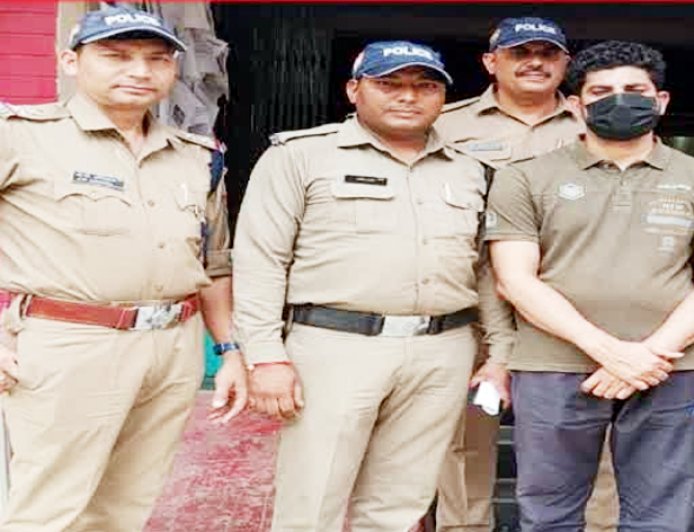 यूकेएसएसएससी पेपर लीक: परीक्षा से एक दिन पहले परीक्षा केंद्र में छिपाया गया मोबाइल